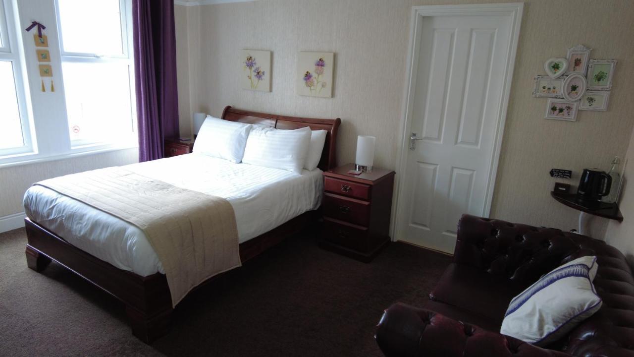 Colbourn Bed And Breakfast Colwyn Bay Extérieur photo