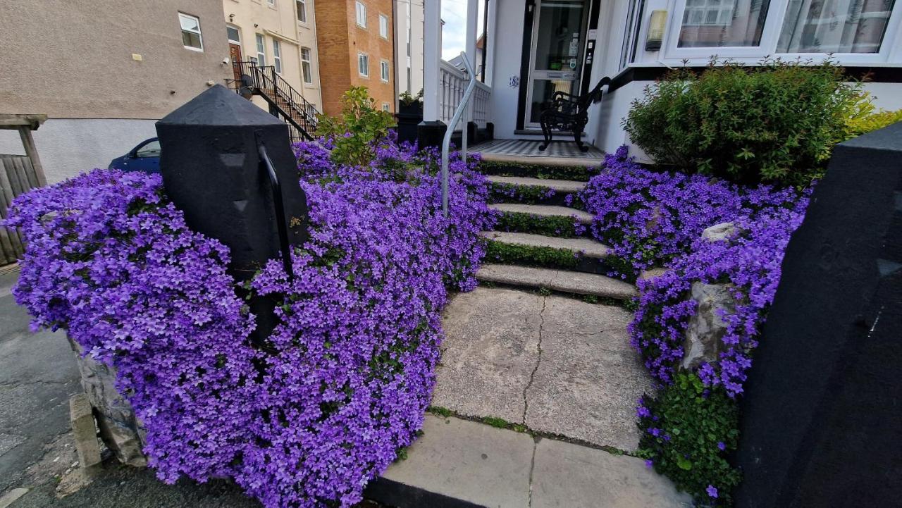 Colbourn Bed And Breakfast Colwyn Bay Extérieur photo