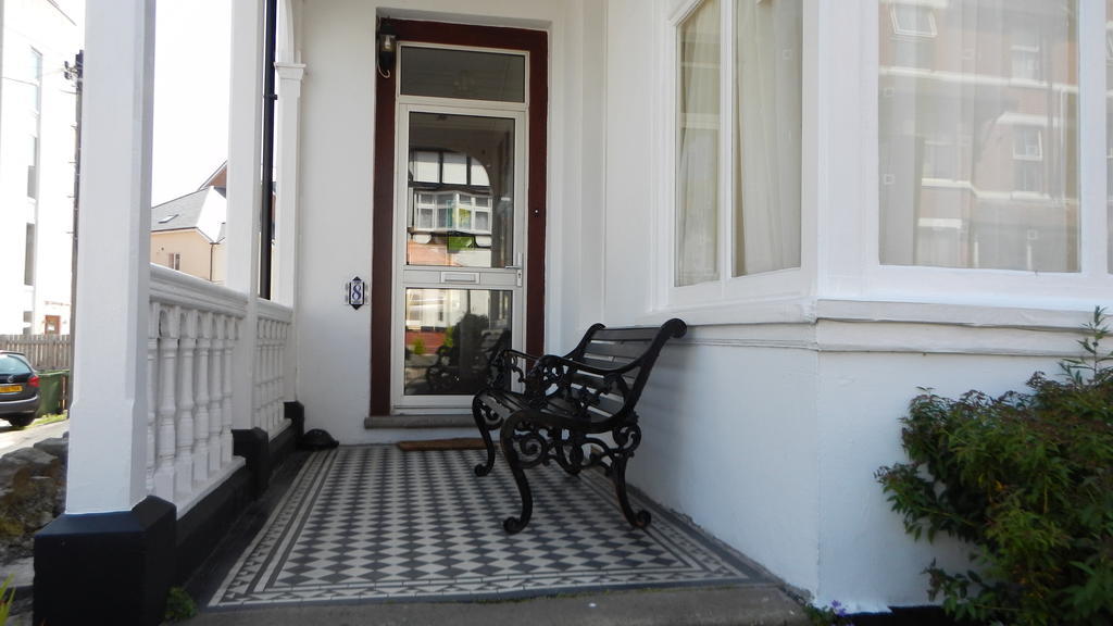 Colbourn Bed And Breakfast Colwyn Bay Extérieur photo