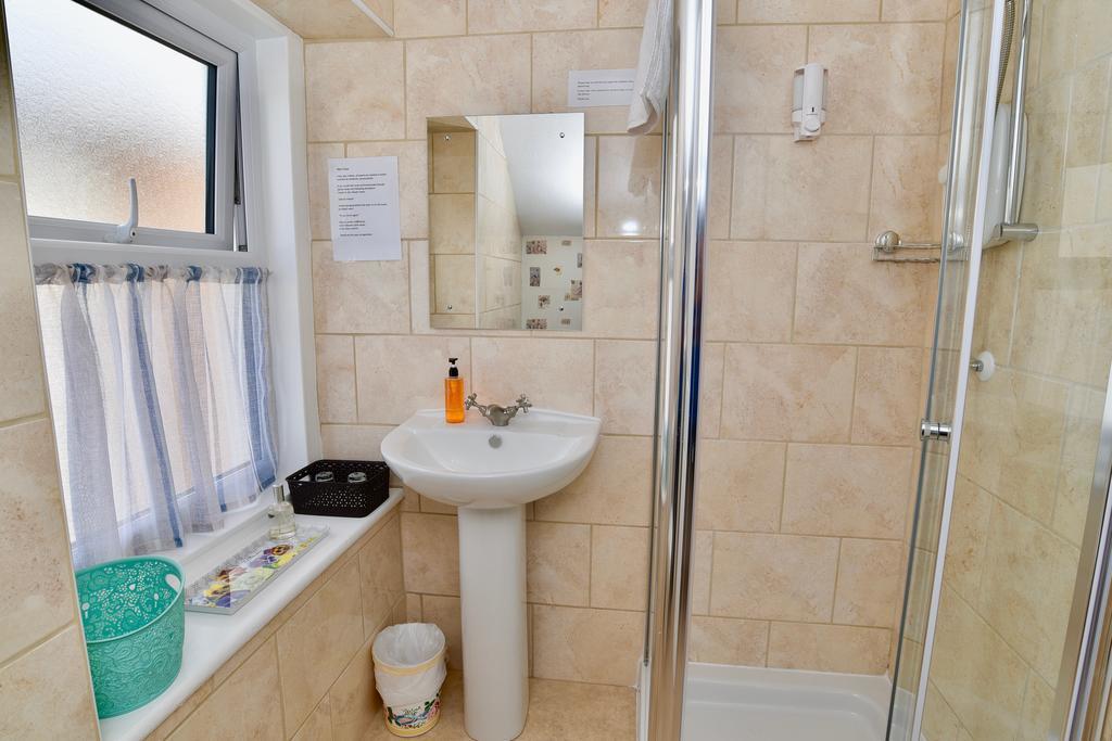 Colbourn Bed And Breakfast Colwyn Bay Extérieur photo