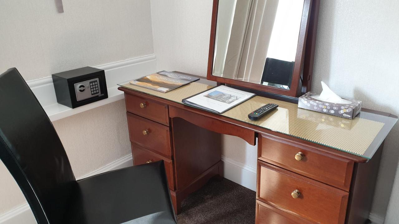 Colbourn Bed And Breakfast Colwyn Bay Extérieur photo